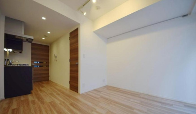 【居間・リビング】 | ONE ROOF FLAT TSUKISHIMA（ワンルーフフラット月島）