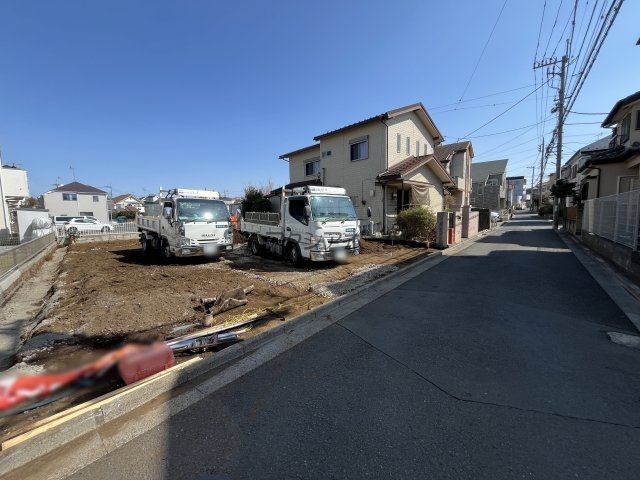 東村山市青葉町3丁目・全2棟　新築一戸建　1号棟の前面道路含む現地写真|2026年3月9日撮影