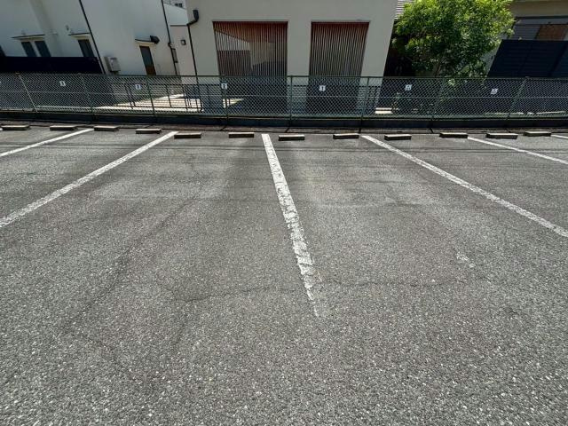 ファミール安室東　A棟の駐車場