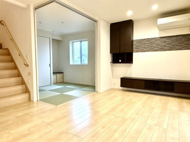 四日市市小古曽4丁目の居間・リビング