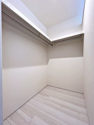 新築戸建・新築建売　福島市大森・太平寺　杉妻小・福島第一中の収納|WICはハンガーパイプがついているので衣類がきれいに整理整頓できます！