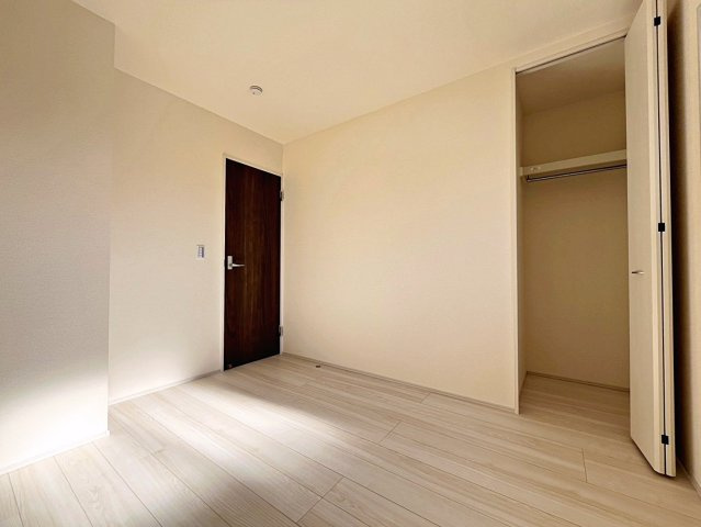 新築戸建・新築建売　福島市大森・太平寺　杉妻小・福島第一中の洋室|5帖の洋室はコンパクトなので空調効率が高く過ごしやすいプライベートルーム！