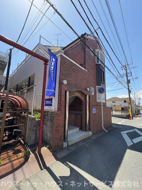 ジュネパレス松戸第２１のエントランス