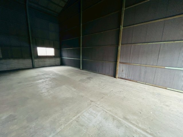 天白区池場貸倉庫の内装