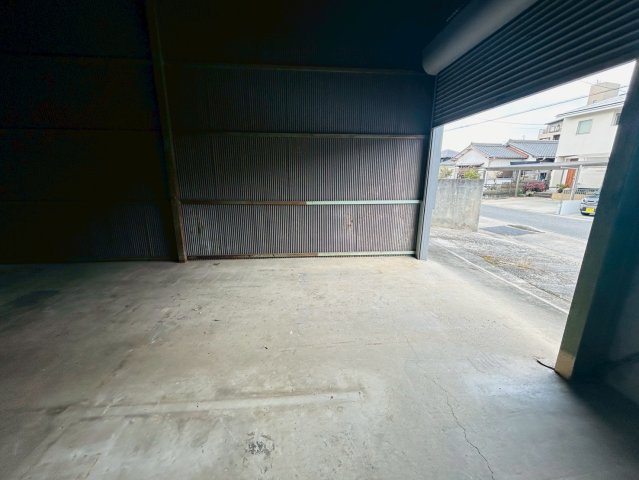 天白区池場貸倉庫の内装