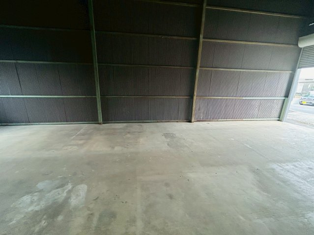 天白区池場貸倉庫の内装
