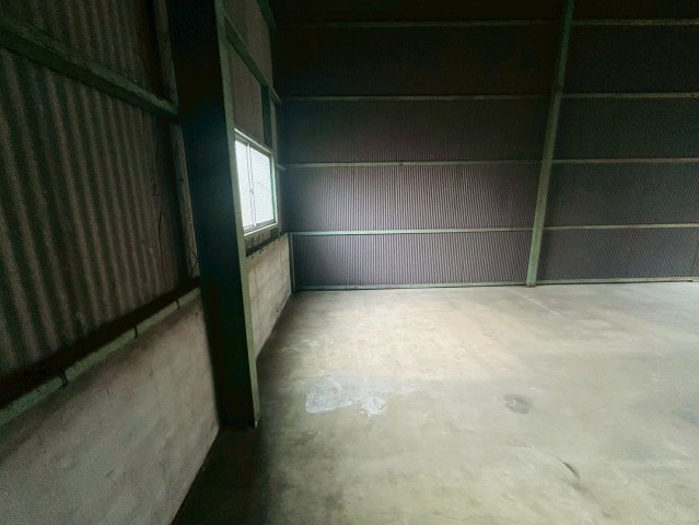 天白区池場貸倉庫の内装