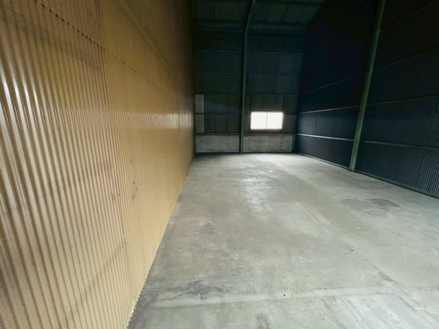 天白区池場貸倉庫の内装
