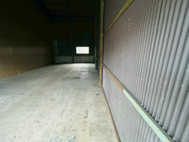 天白区池場貸倉庫の内装