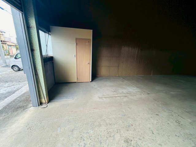 天白区池場貸倉庫の内装
