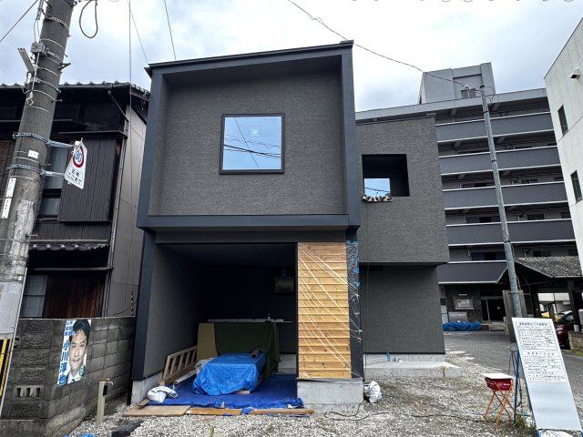 花園町二丁目　インナーガレージ付新築戸建の外観
