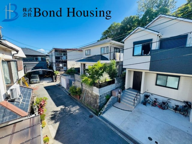 太陽光付き・長期優良住宅・ZEH・千代が丘　全１棟の前面道路含む現地写真