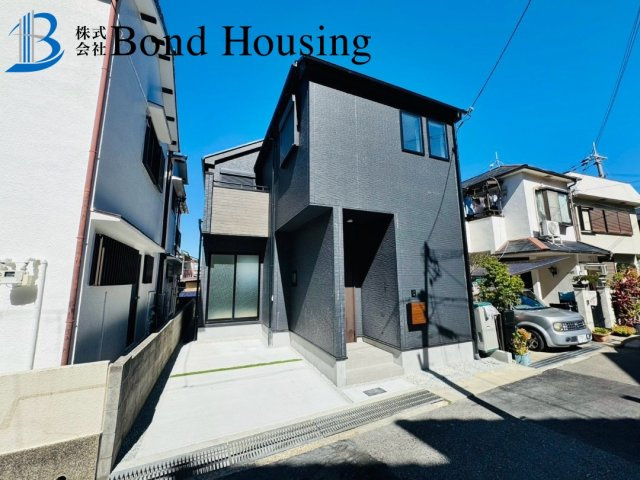 太陽光付き・長期優良住宅・ZEH・千代が丘　全１棟の前面道路含む現地写真