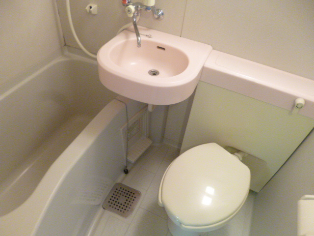 アルファ王子本町ＥＡＳＴの浴室|清潔感のあるユニットバスです！