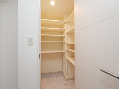 【収納】 | KDX堺筋本町レジデンス