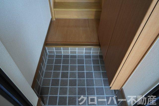 クレディ・メゾンの玄関