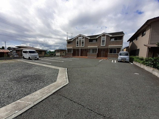 【駐車場】 | コモド　アビターレ | 車をお持ちの方に嬉しい駐車場付きの物件です