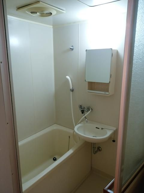 ベイ・アルファ上富士の浴室