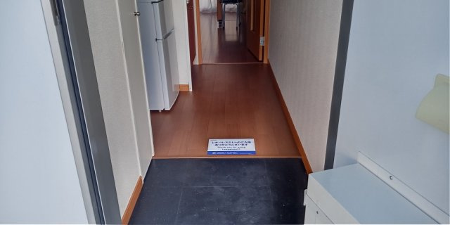 レオパレス大前の玄関