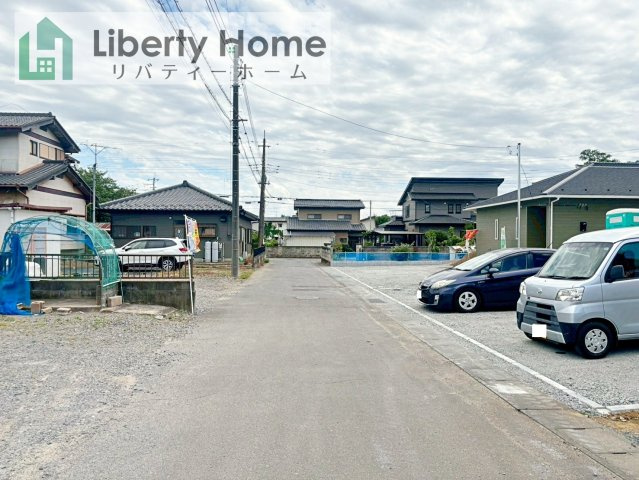 つくば市高見原第17　新築戸建　1号棟の前面道路含む現地写真