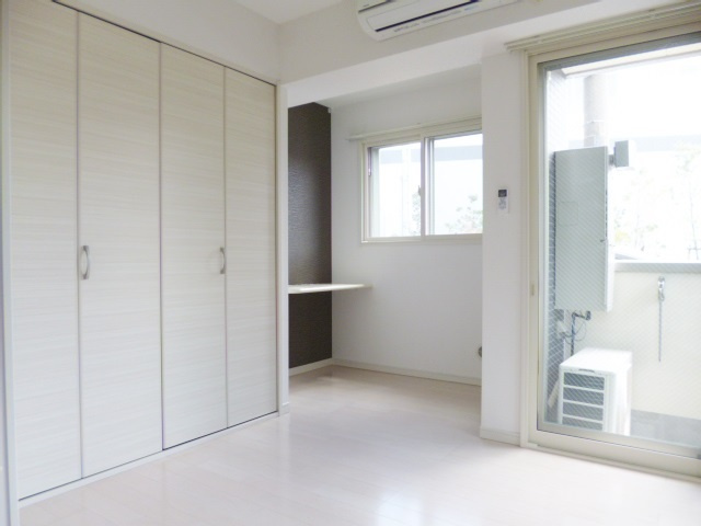 ル　シェル　クレールの寝室|フローリング張りの洋室です☆