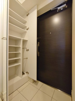 【玄関】 | ルフレプレミアム神楽坂