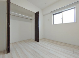 【収納】 | ルフレプレミアム神楽坂 | 大型のクローゼットはたっぷり収納が出来るのが魅力的です。