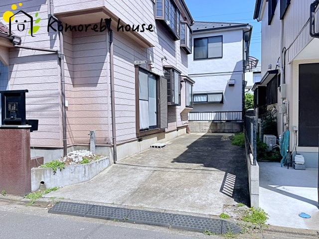 上尾市大字久保　中古一戸建ての駐車場|26.4.11撮影済み
