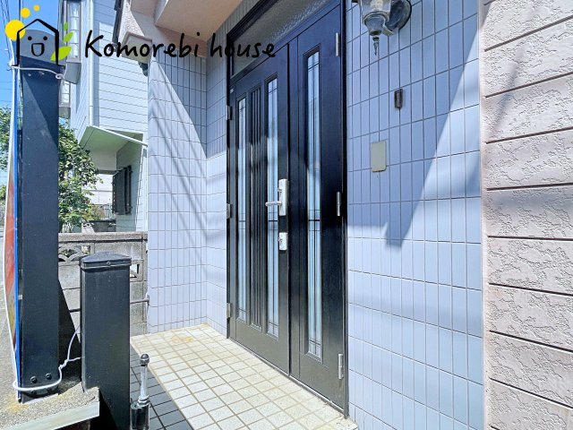 上尾市大字久保　中古一戸建ての玄関|26.4.11撮影済み
