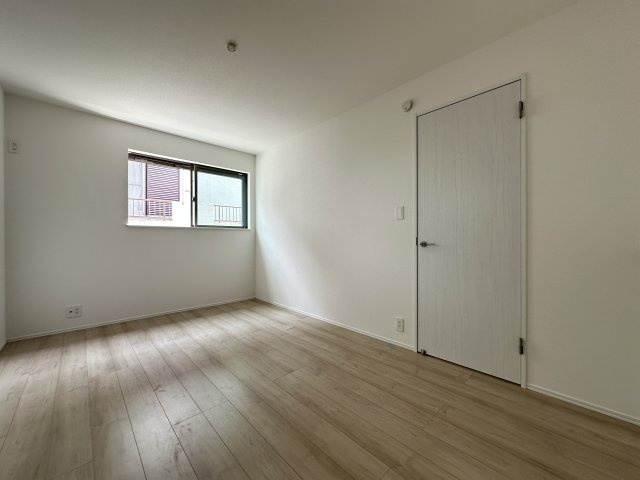 神戸市垂水区乙木新築戸建の洋室