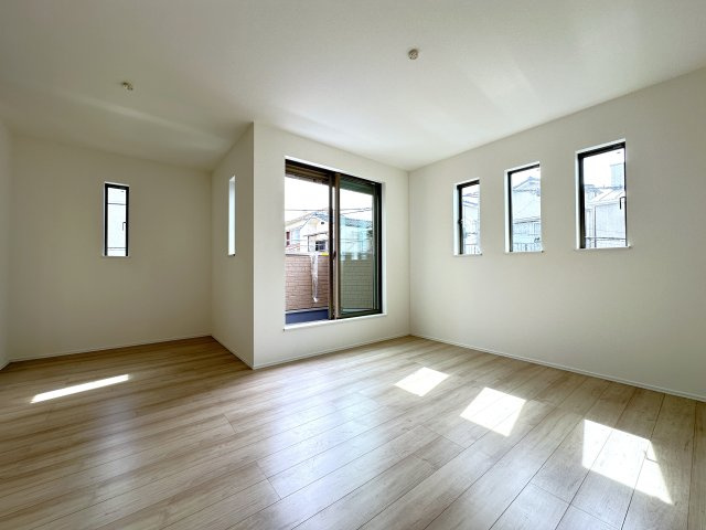 神戸市垂水区乙木新築戸建の居間・リビング