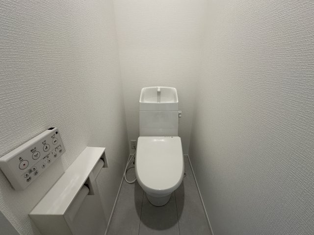 神戸市垂水区乙木新築戸建のトイレ