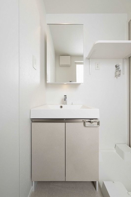 新品家具付きマンション春吉9(KaGood福岡)の洗面所|忙しい朝には欠かせない洗面所です