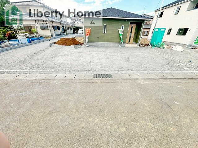 つくば市高見原第17　新築戸建　2号棟の駐車場
