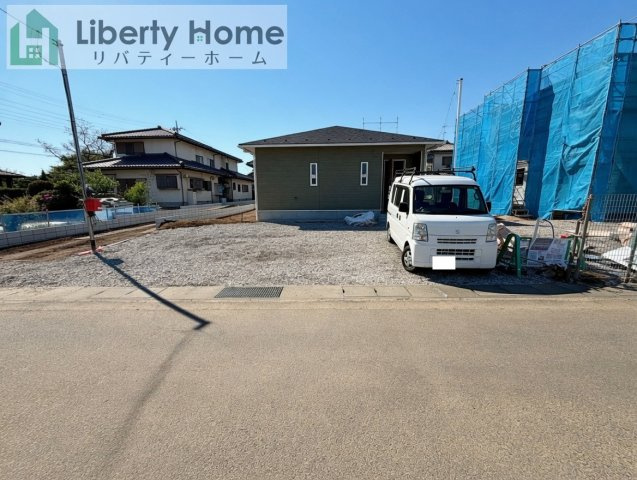 つくば市高見原第17　新築戸建　2号棟の駐車場