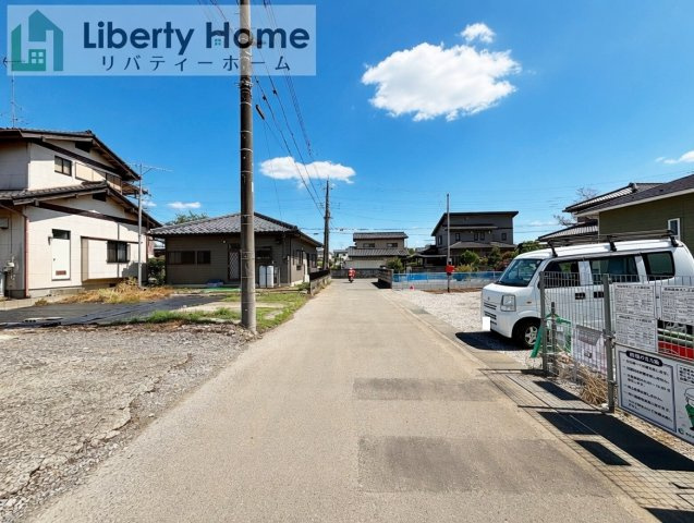 つくば市高見原第17　新築戸建　2号棟の前面道路含む現地写真