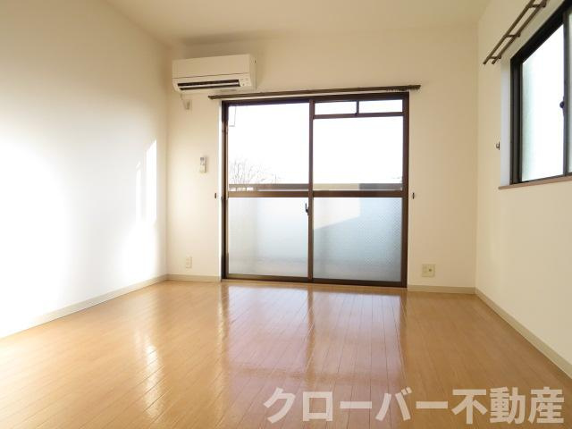 サンライズマンションの居間・リビング