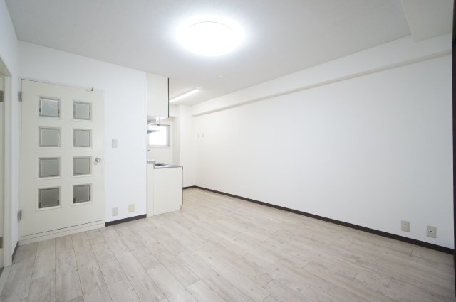 布施ビルⅠの居間・リビング|物件、駅でお待ち合わせでのご案内歓迎！
※すべて同タイプのお写真です