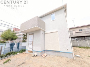 ママ目線の家事動線と収納を考えたマリンホーム施工の家。小学校が目の前と通学が大変便利で親御さんも安心の住立地です。