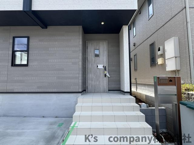 ◎茅ヶ崎市堤　新築戸建の玄関|玄関ポート付き◇◇