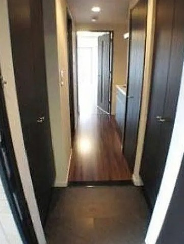 メゾンカルム西新宿の玄関