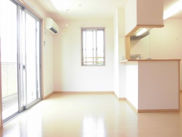 ハーモニアス瑞江　Ⅱの居間・リビング|他部屋参考写真