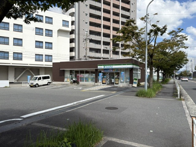 三和理研ビルの駐車場