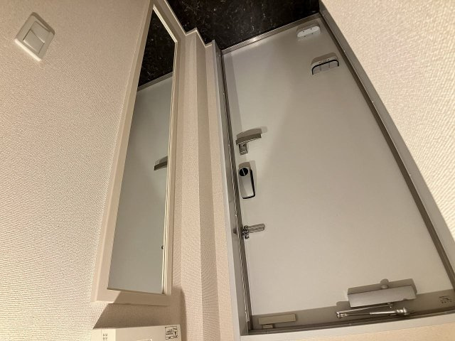 クレイノ四季の玄関