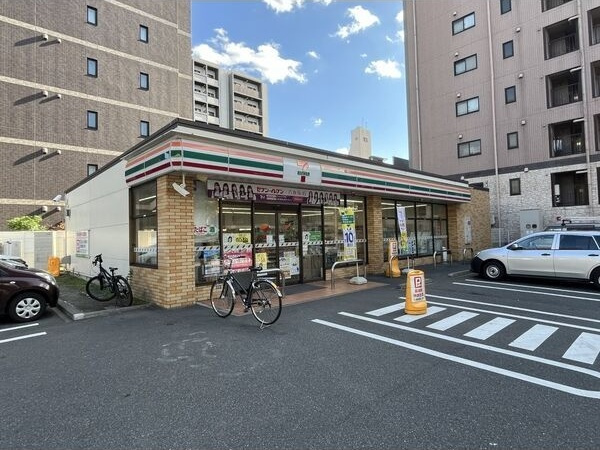 RAFFLE CHIHAYAの周辺