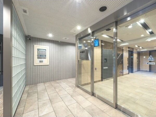 RAFFLE CHIHAYAのエントランス