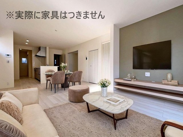 新築戸建・新築建売　福島市大森・太平寺　杉妻小・福島第一中の居間・リビング|画像はバーチャルホームステージングの加工による演出で、実際の家具は付きません。