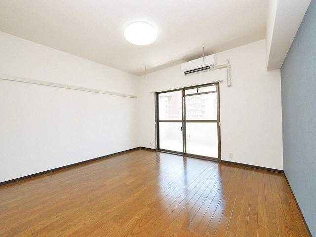 シャルマン新大阪の居間・リビング