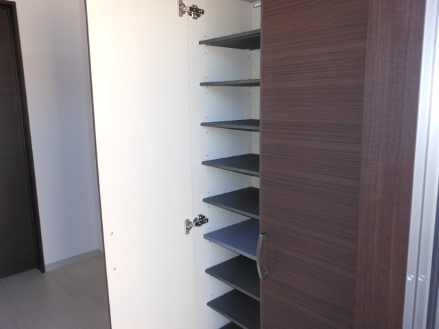 セレーノ篠山　Ａ棟の収納