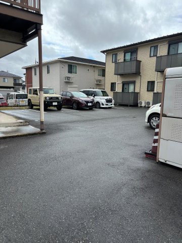 セレーノ篠山　Ａ棟の駐車場